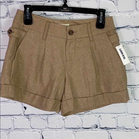 Old Navy Pants - NWT Old Navy Tan Shorts Size 2